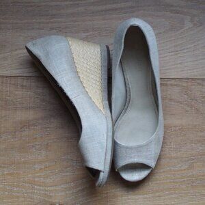 Naturalizer | Linen Wedge Sandals w Straw Finish on Heels